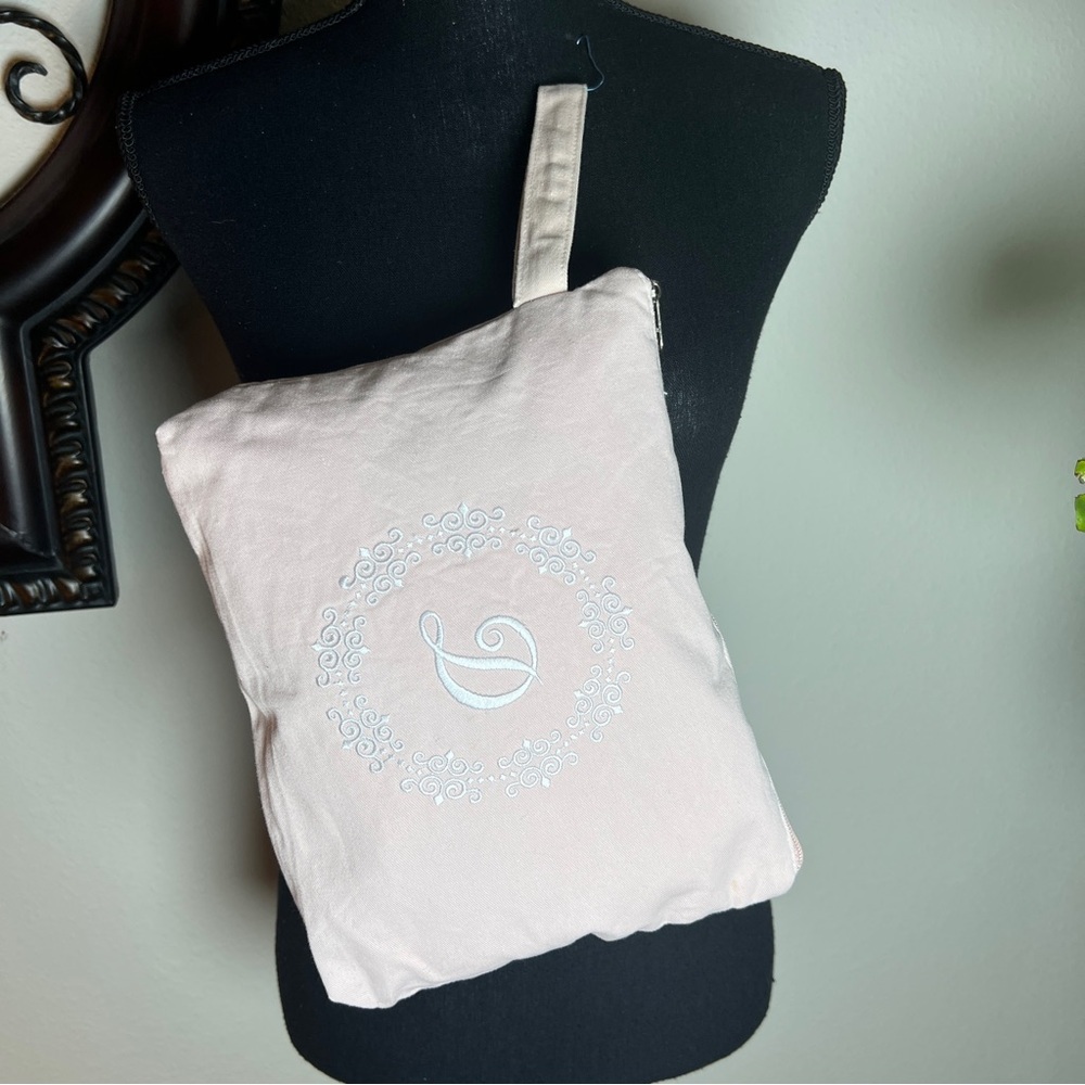 Lily Juliet Pale Pink Makeup Pouch Bag with White Monogram Embroidered “D” NEW